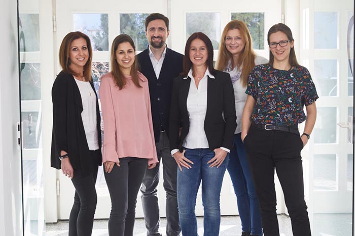 Teamfoto_Offenburg_2019-1200x800_2
