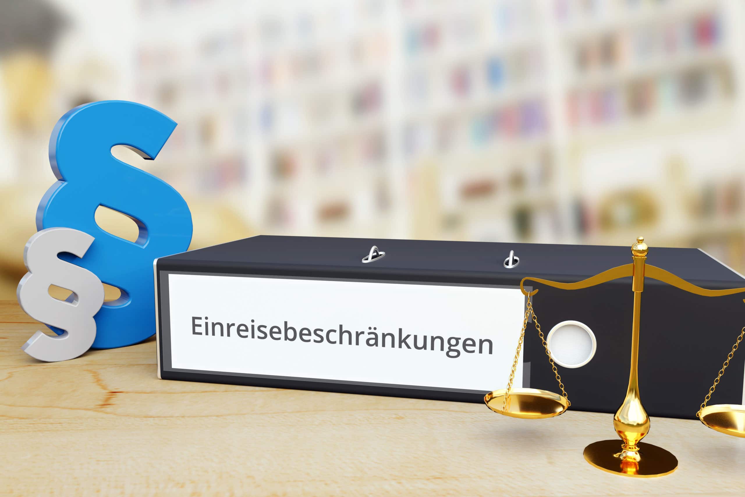 Ordner mit Aufschrift 'Einreisebeschränkung'