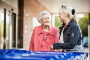 Die 4 Vorteile der häuslichen Pflege gegenüber dem Pflegeheim