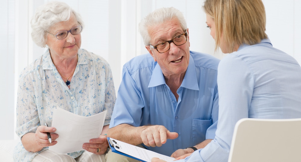 Beratungsgespräch_shutterstock_89640421 Kopie