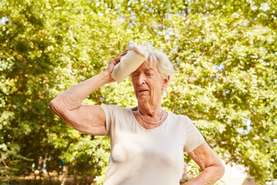seniorin-mit-kreislaufproblemen