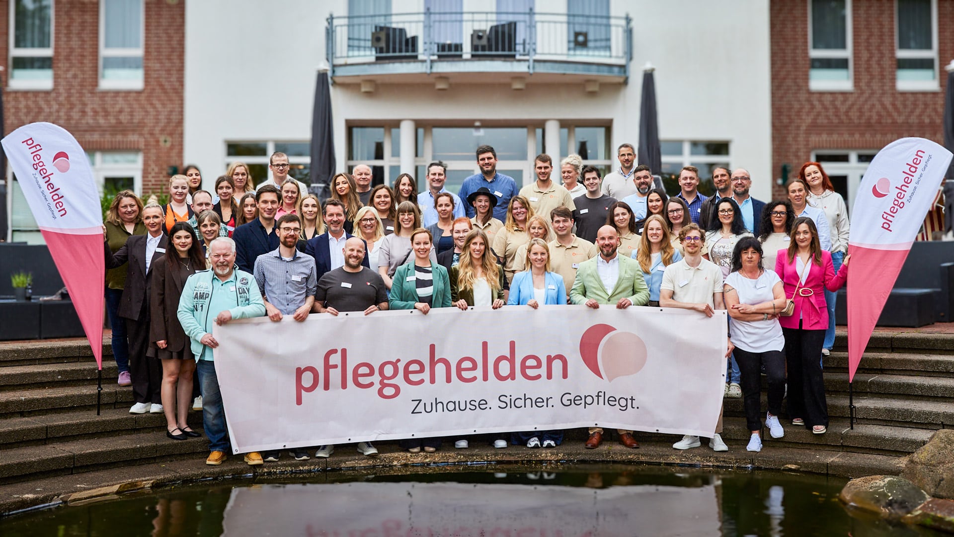 gruppenbild_zentrale_2026_06_12_Pflegehelden0S2A9605_small_bearbeitet_1920x1080